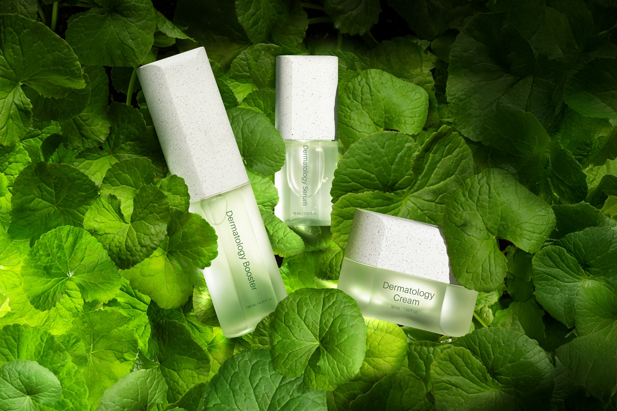 <h5>Solution</h5>
- 정기적, 체계적인 미디어 관리 체계 구축<br />
: 지속적인 기자 네트워킹, 우호적 미디어 풀 확장, 브랜드 가치 제고하는 메시지 중심의 기획 보도 강화<br />
- 브랜드 핵심 이슈의 다각적 전파<br />
: 제품, 기술, 원료, 비전 등 브랜드 자산을 알리는 보도자료로 업계 리딩 브랜드 이미지 확보 <br />