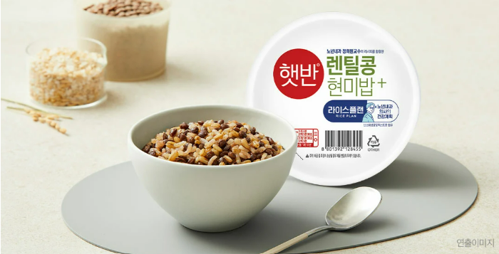 <h5>Solution</h5>
- 제품별 타깃 및 소구 포인트를 고려한 효과적 온·오프라인 프로그램 믹스 운영<br />
- 대형 유튜브 채널 협업, 인플루언서 제휴, 언론 기사, 뉴미디어 콘텐츠 발행 등 제품에 최적화된 홍보툴 활용 <br />